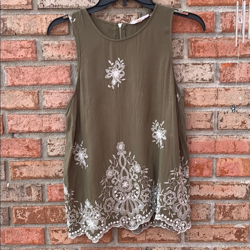 Lovetree army green sleeveless top